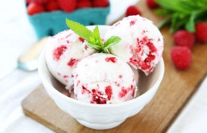 Vegan-Coconut-Raspberry-Ice-Cream-7