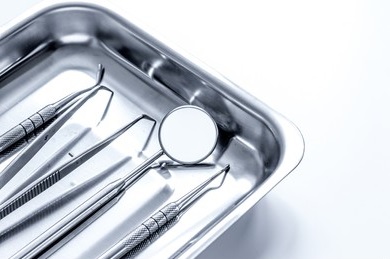 Kirurško jeklo je nerjaveče jeklo, ki se uporablja v medicini.