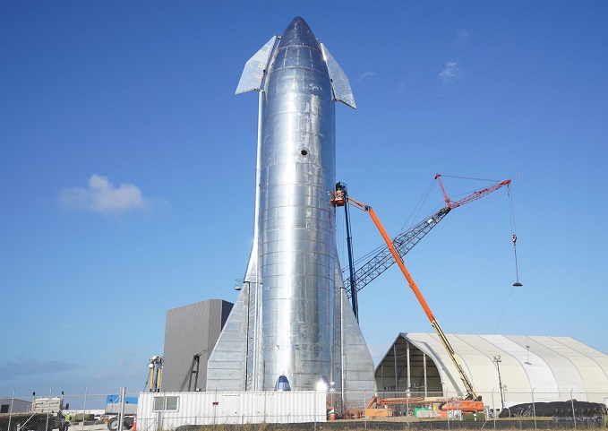 Konstrukcija SpaceX-ove rakete je tudi izdelana iz nerjavečega jekla.